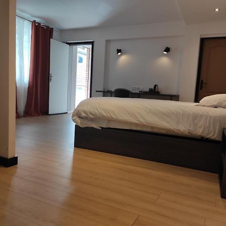 Modern'Hotel ヴァランシエンヌ エクステリア 写真